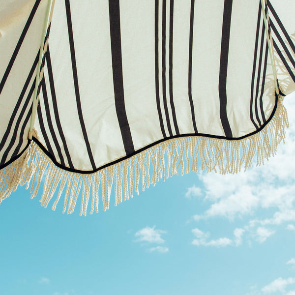 Premium Beach Umbrella · Sonnenschirm · Vintage Black Stripe